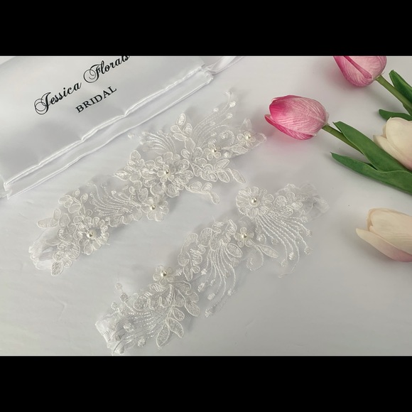 Lace Pearl Flower Bridal Garter Set - Picture 2 of 4